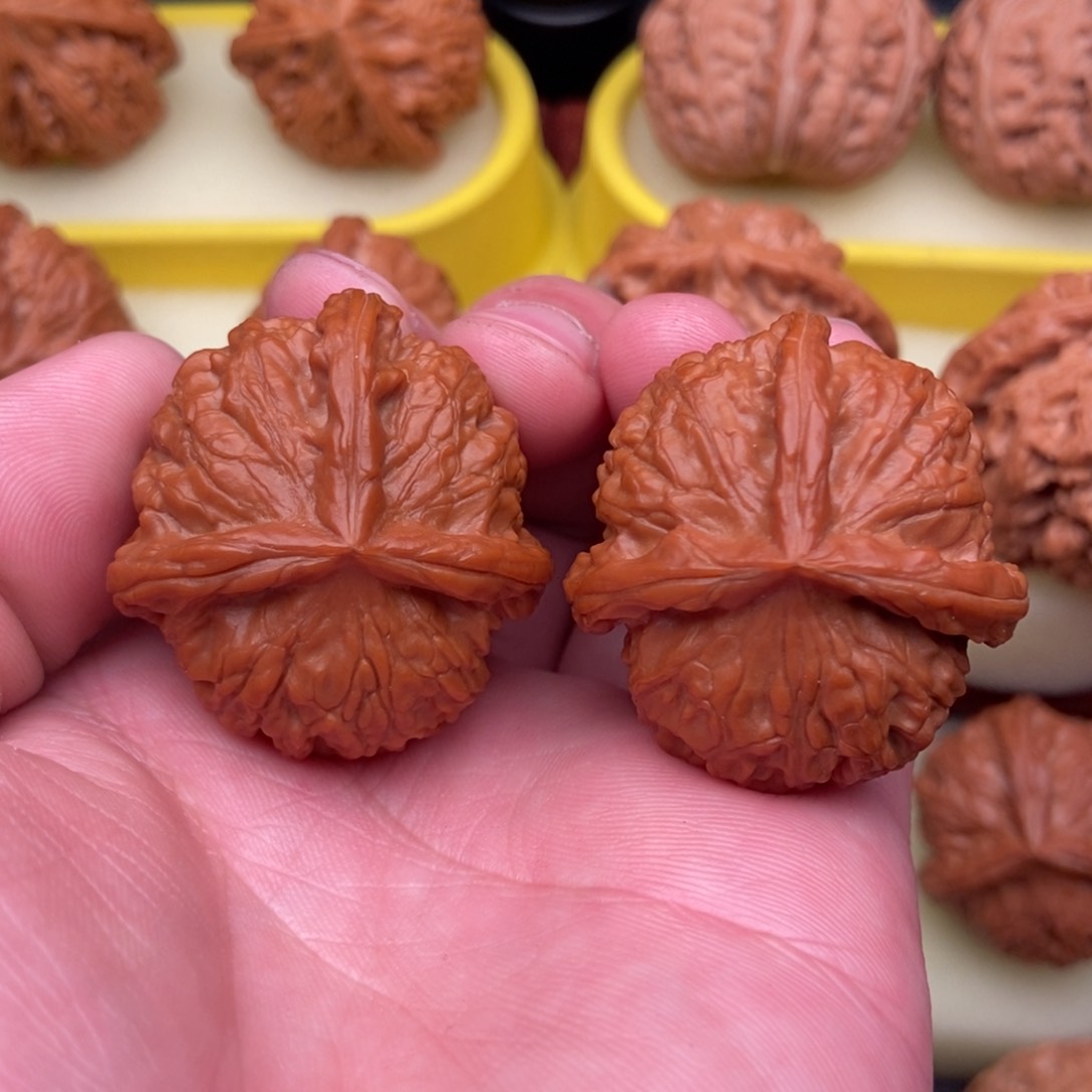 文玩核桃把件金锭元宝三棱36