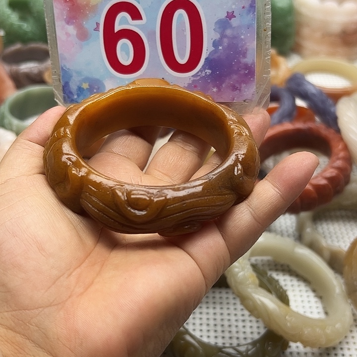 未镶嵌手镯石英岩玉