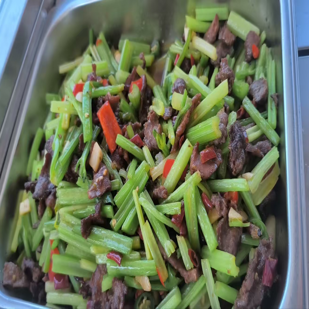 芹菜炒牛肉，芹菜炒牛肉