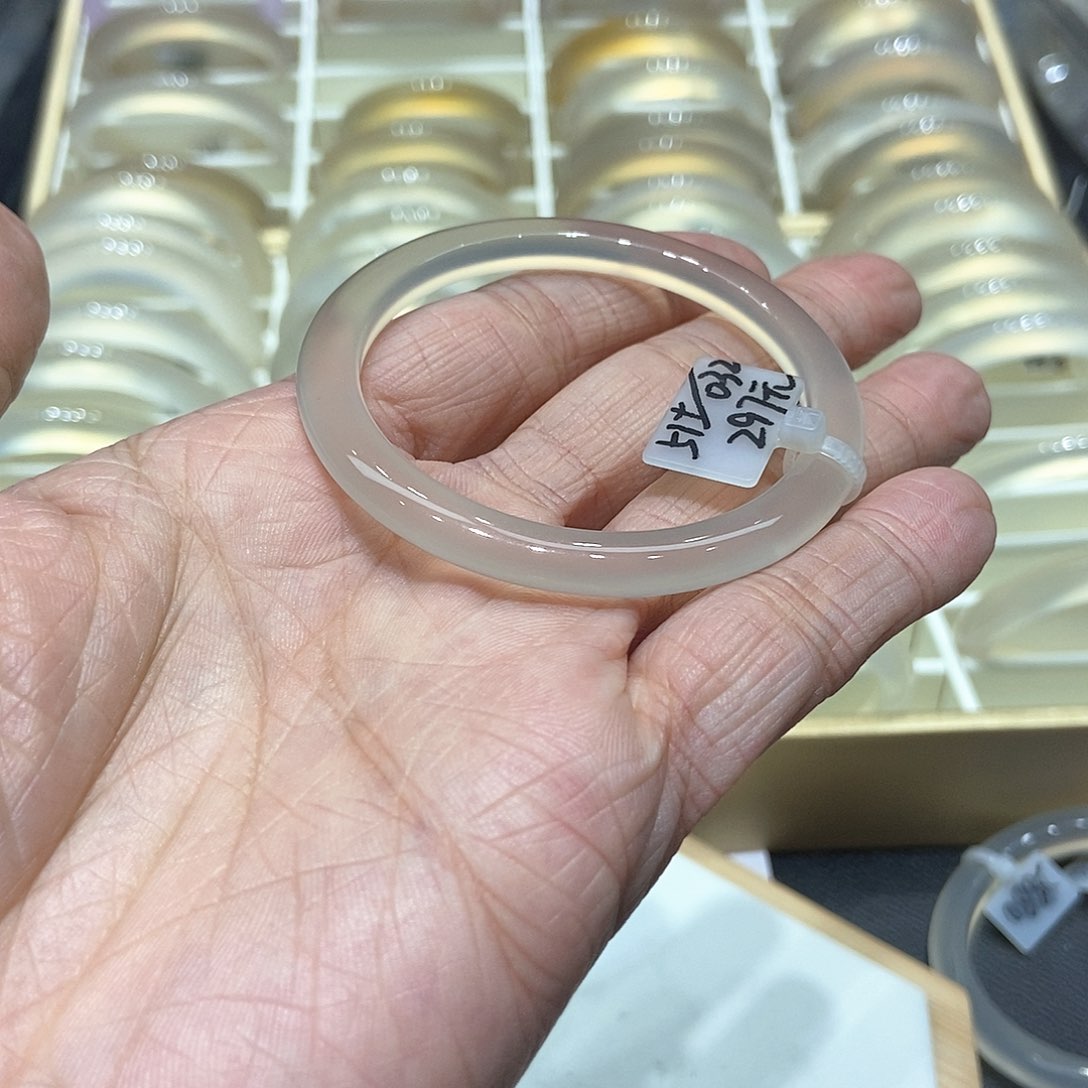 玛瑙/玉髓手镯未镶嵌013