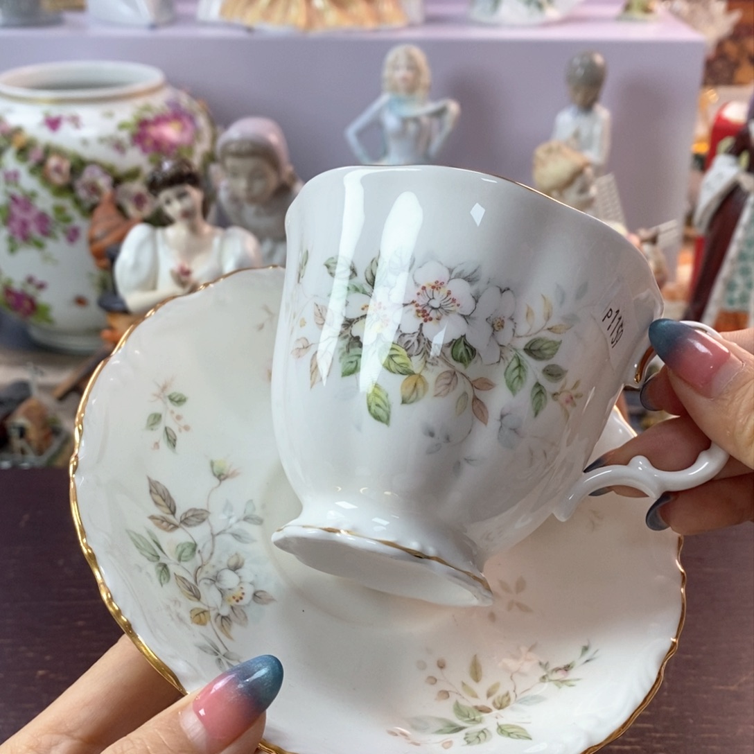 阿尔伯特欧洲瓷器水晶瓷偶