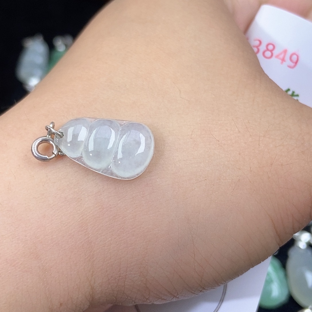 翡翠未镶嵌颈饰天然