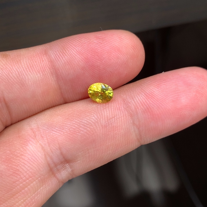 裸石彩色蓝宝石裸石1.25克拉
