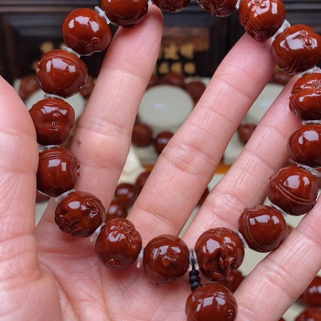 橄榄核吊坠小*子人生百态