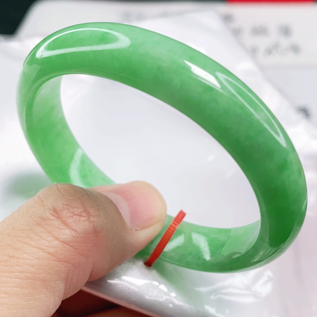 未镶嵌手镯翡翠52.6圈口贵妃完整毕业