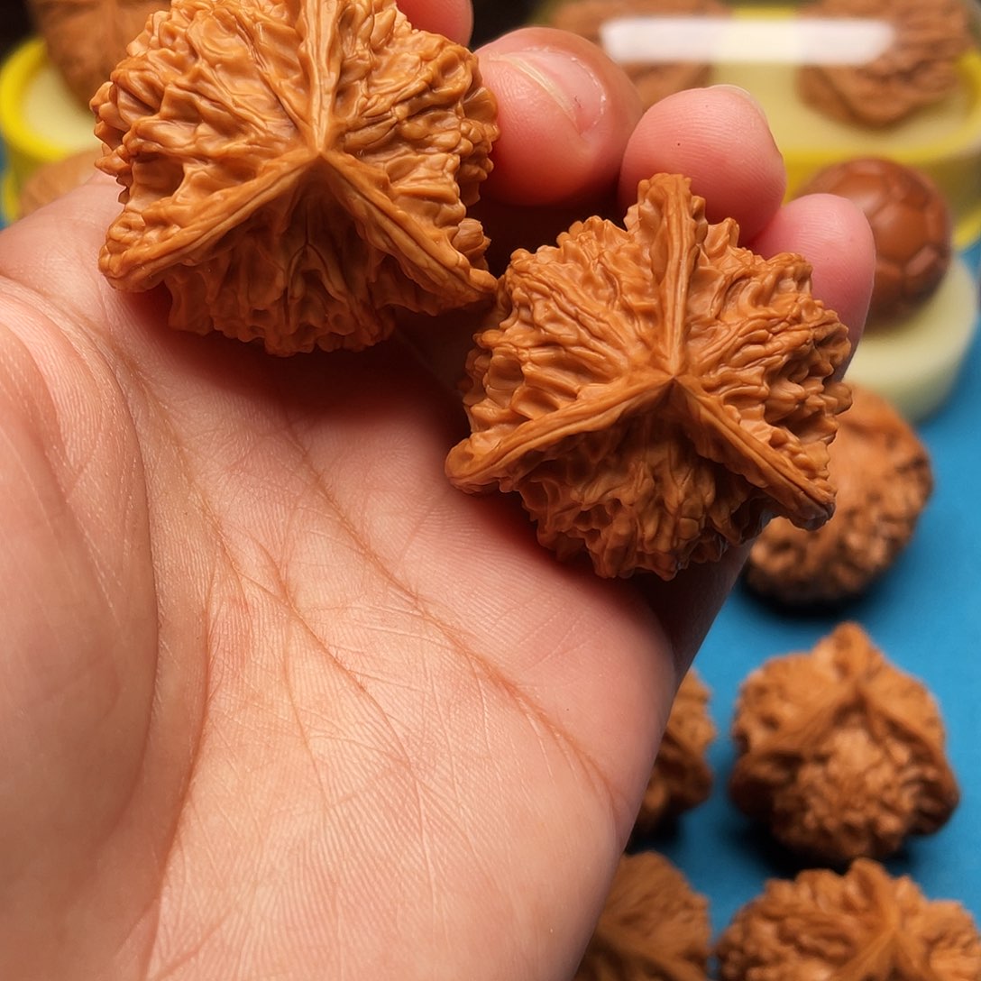 文玩核桃把件A****g盘山三棱38