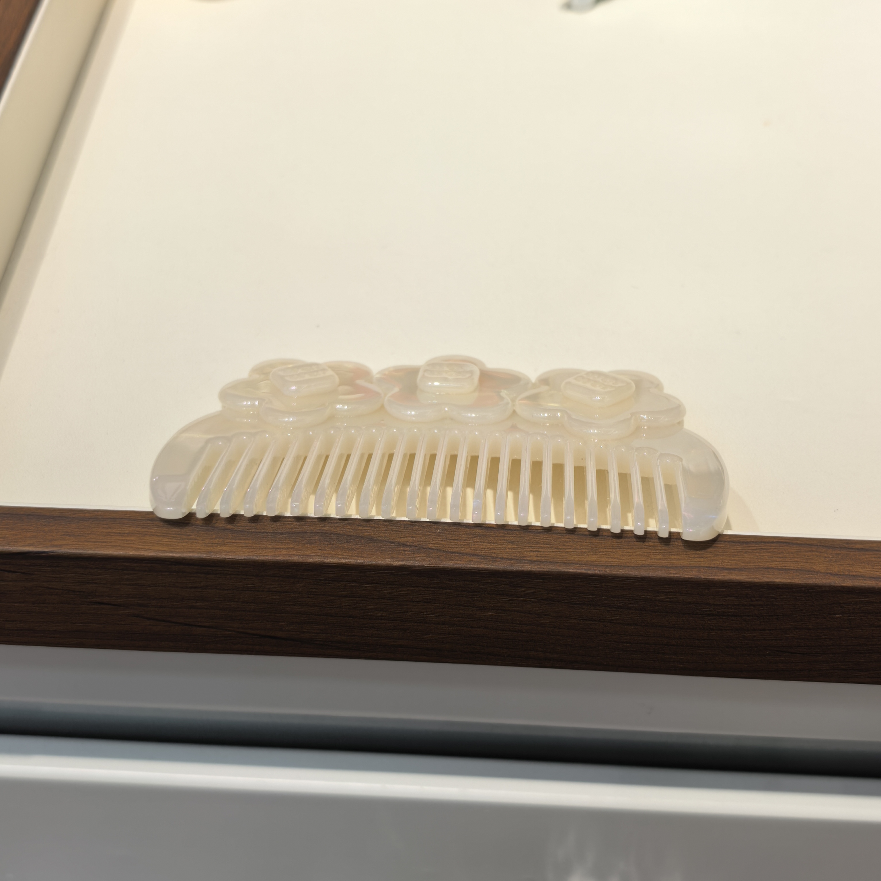 D541白色人鱼姬花朵醋酸小梳子