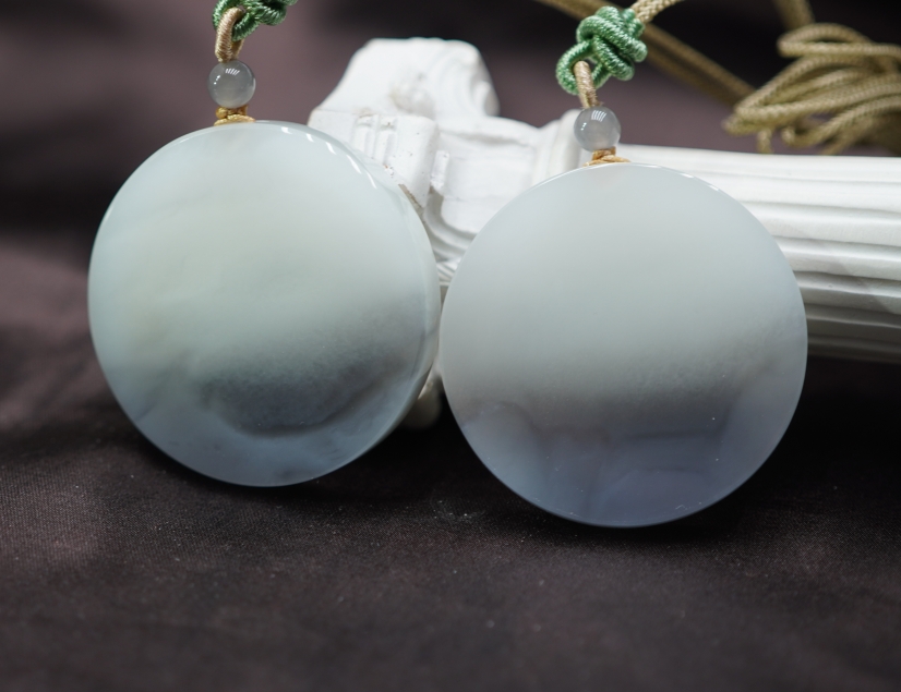 【山哥专享】和田玉烟紫圆牌吊坠（多样性发其一） BX021605