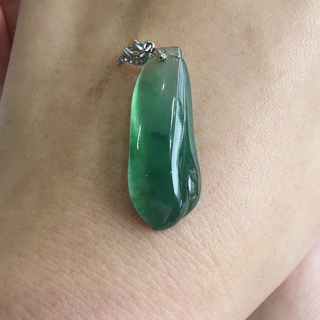 翡翠颈饰18K金镶嵌瓜