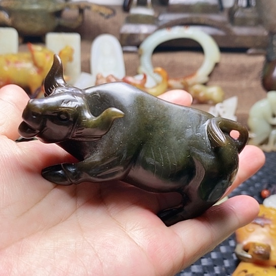 和田玉未镶嵌把件