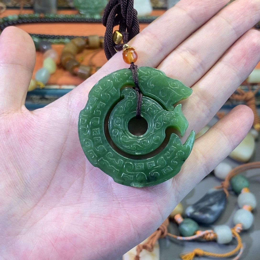 和田玉未镶嵌颈饰梵*情