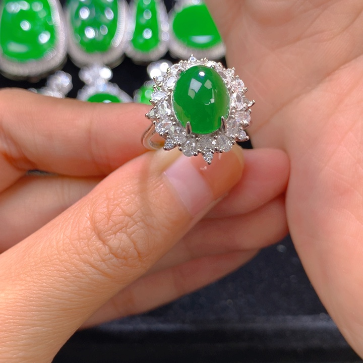 翡翠银S925镶嵌戒指一个