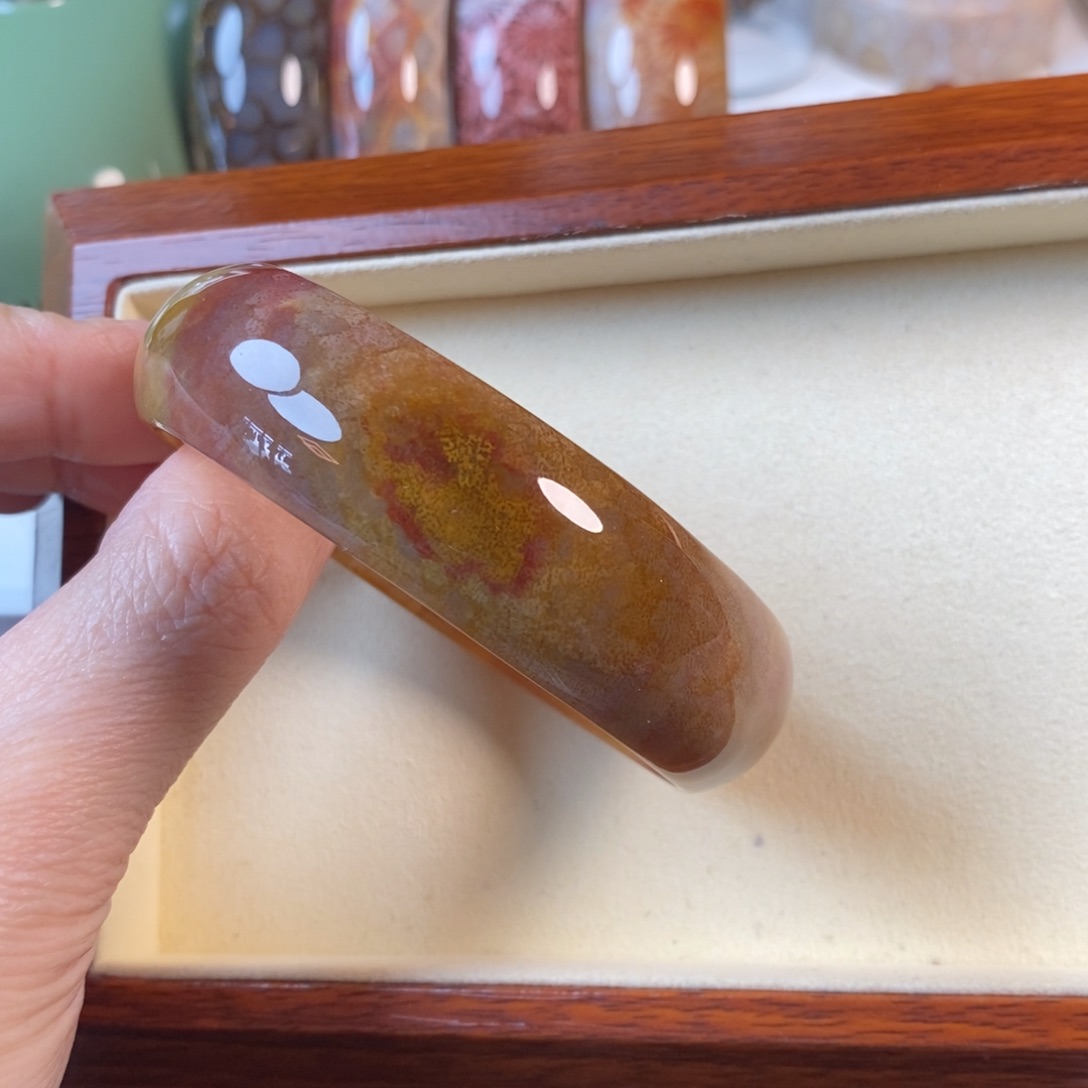 硅化珊瑚（珊瑚玉）未镶嵌手镯56.8贵妃可戴50道52