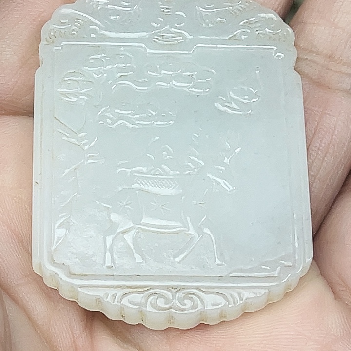 涅***生和田玉（青白玉）未镶嵌颈饰