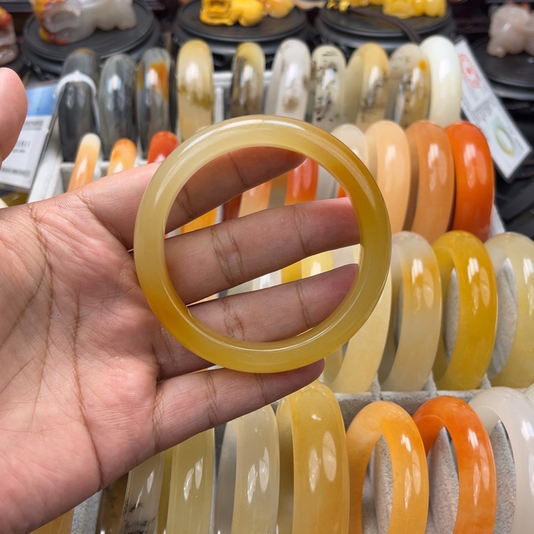 石英质玉（黄龙玉）手镯未镶嵌灿*