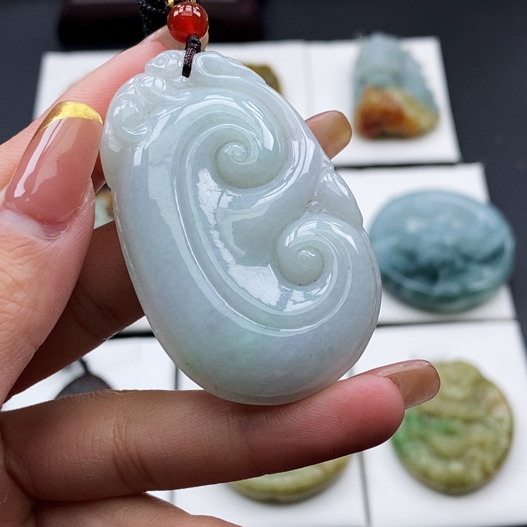 翡翠颈饰未镶嵌翡翠