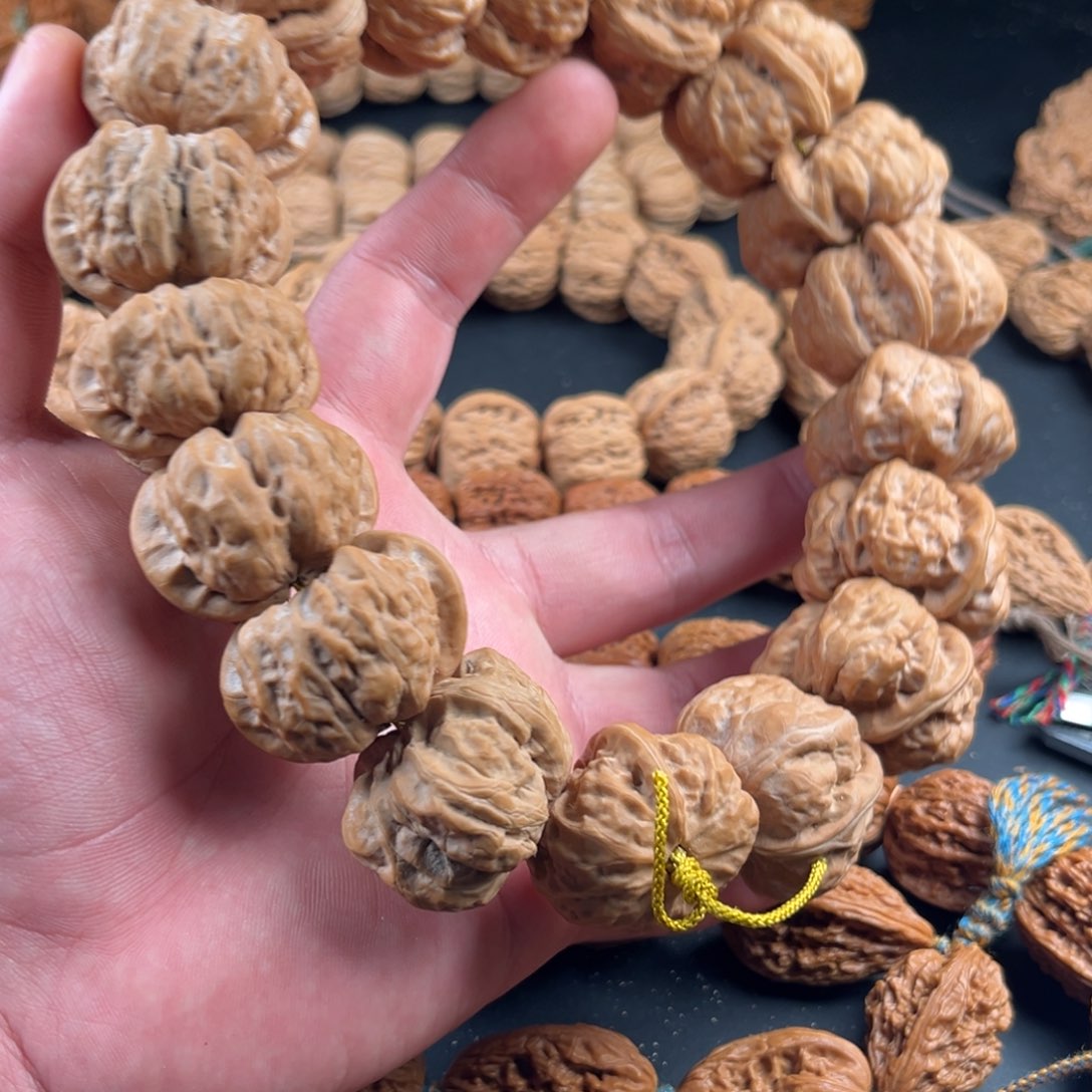 謹***荵文玩核桃吊坠蛤蟆头核桃