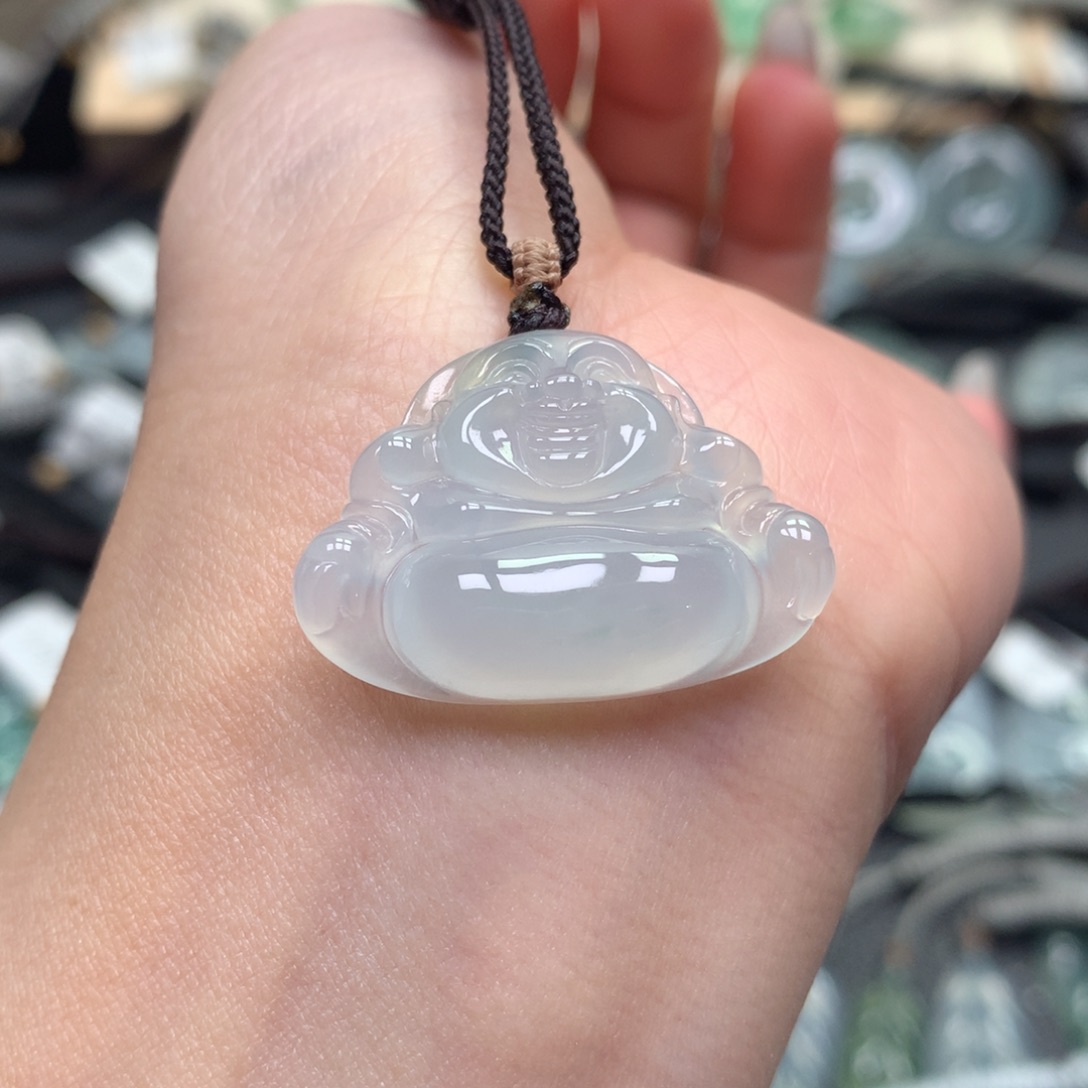 翡翠颈饰未镶嵌佛公