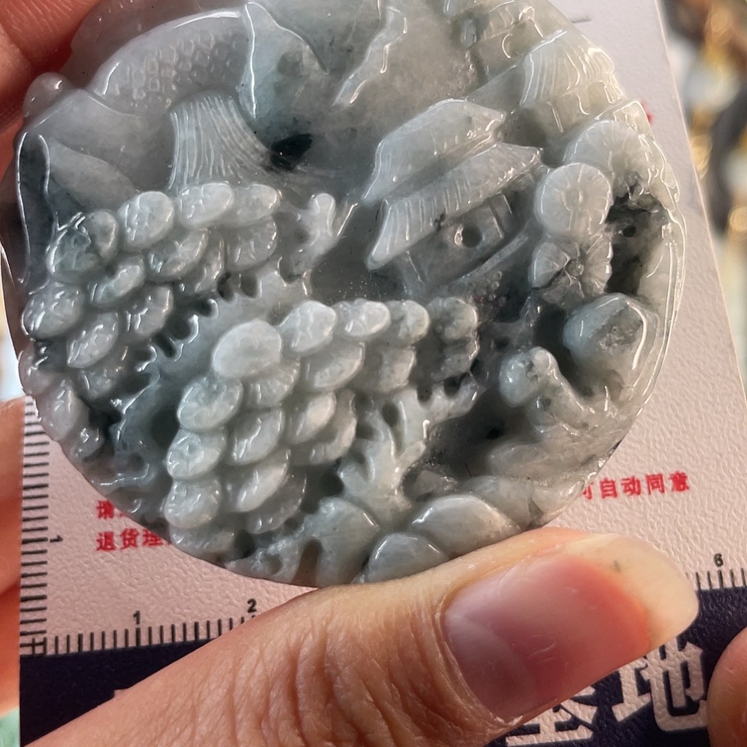 翡翠颈饰未镶嵌做****人山水牌