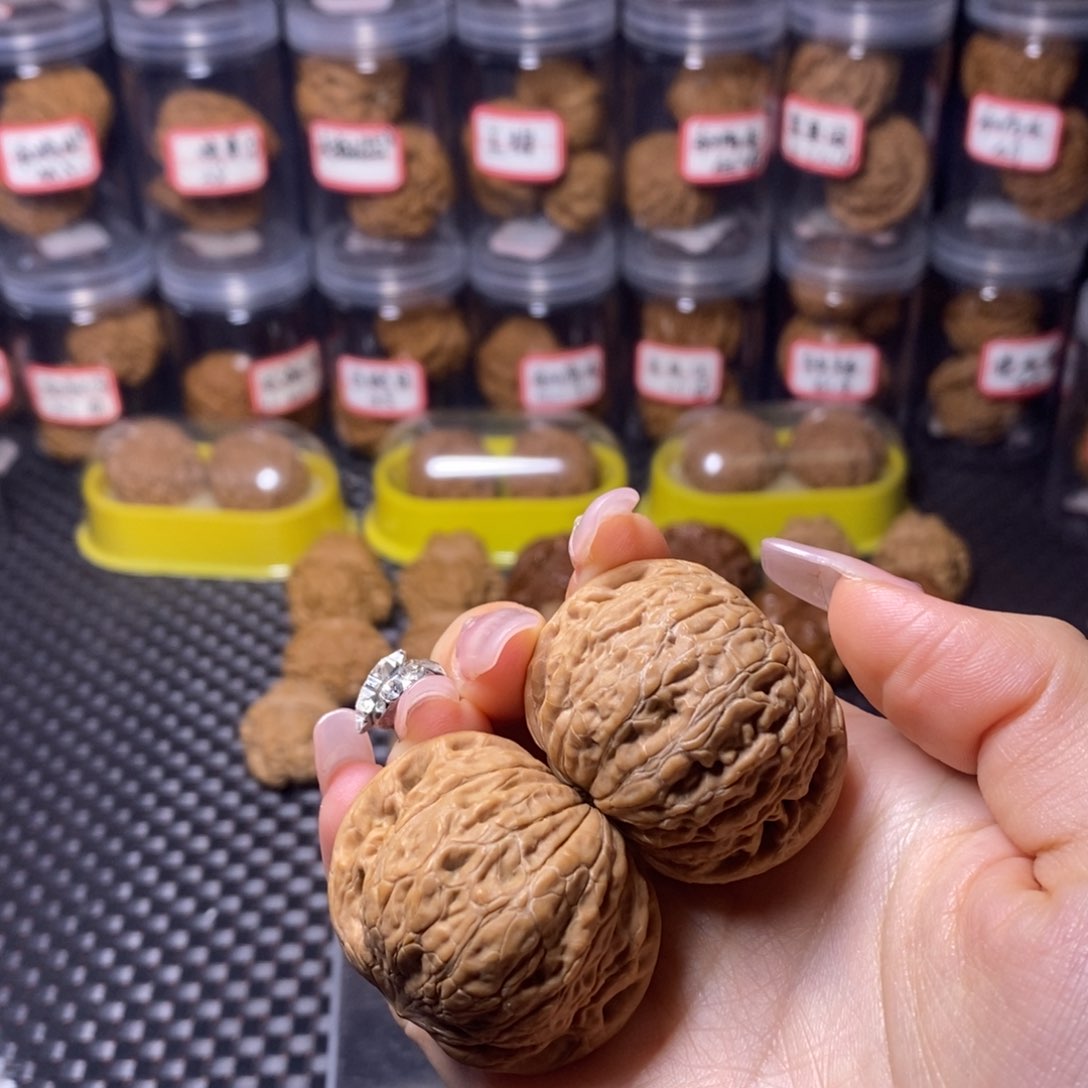 文玩核桃把件全品铁锤42