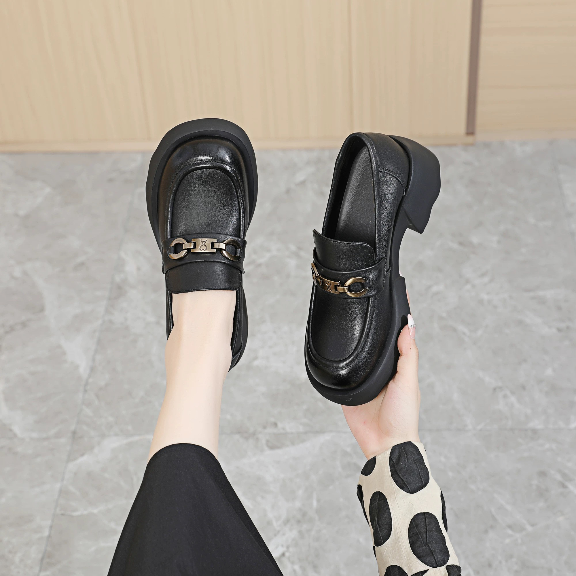 欧洲站女鞋2025春季牛皮乐福鞋英伦风小皮鞋一脚蹬女单鞋