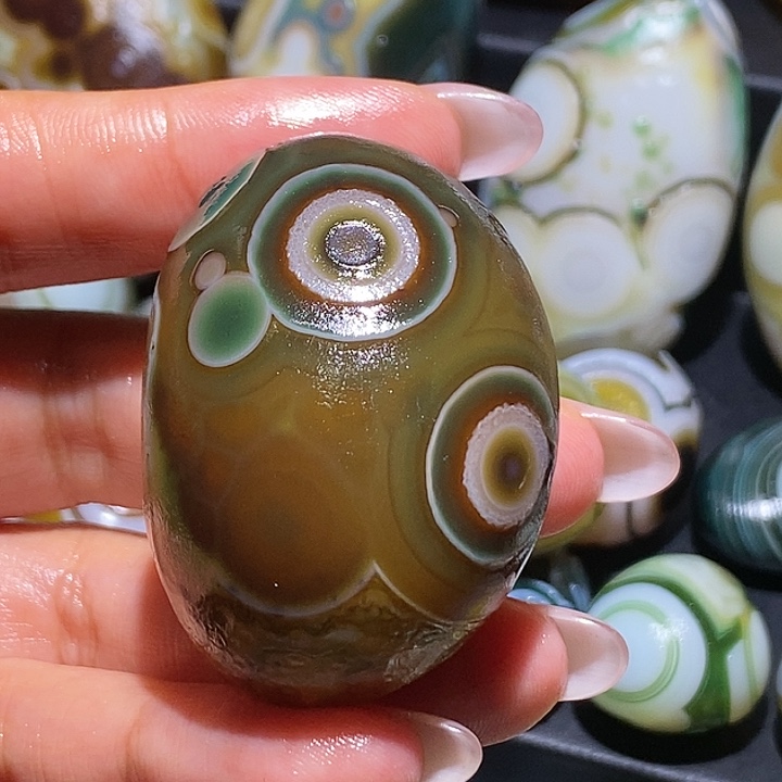 玛瑙/玉髓未镶嵌珠宝奇石140