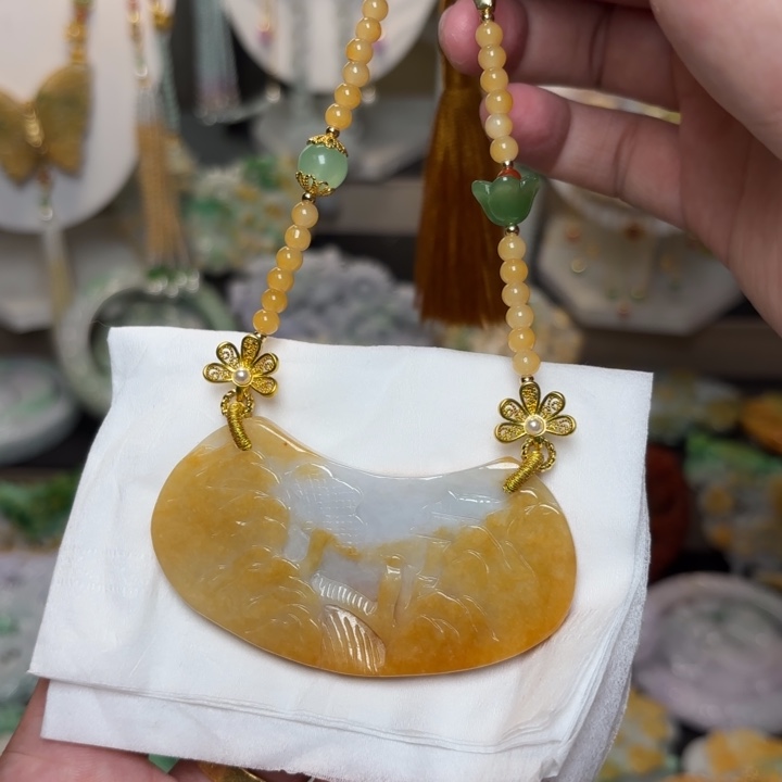 翡翠未镶嵌颈饰吊坠