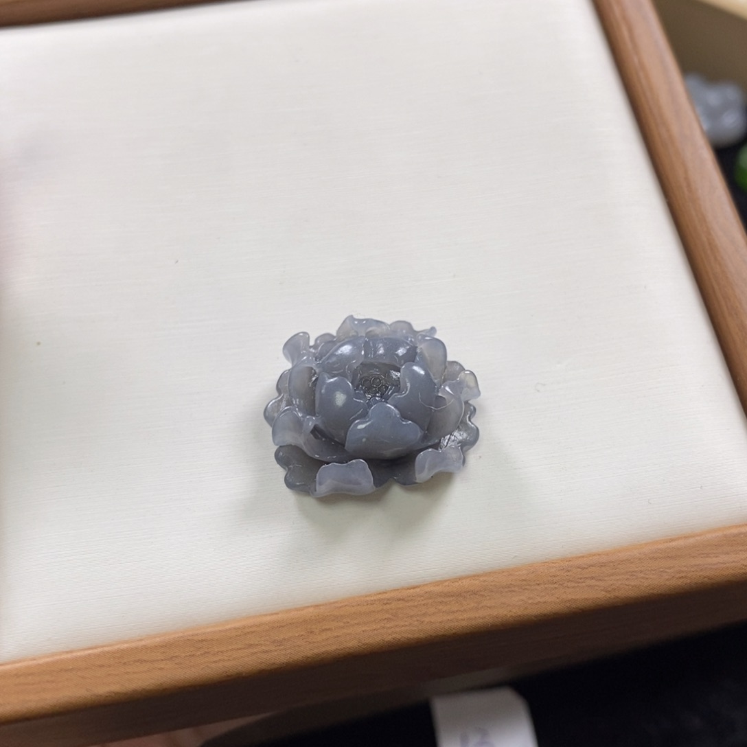 【闪购商品】和田玉吊坠未镶嵌萱****咪