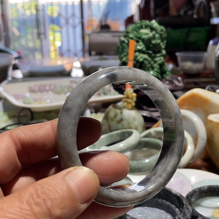 陈***勇翡翠未镶嵌吊坠(不含链)