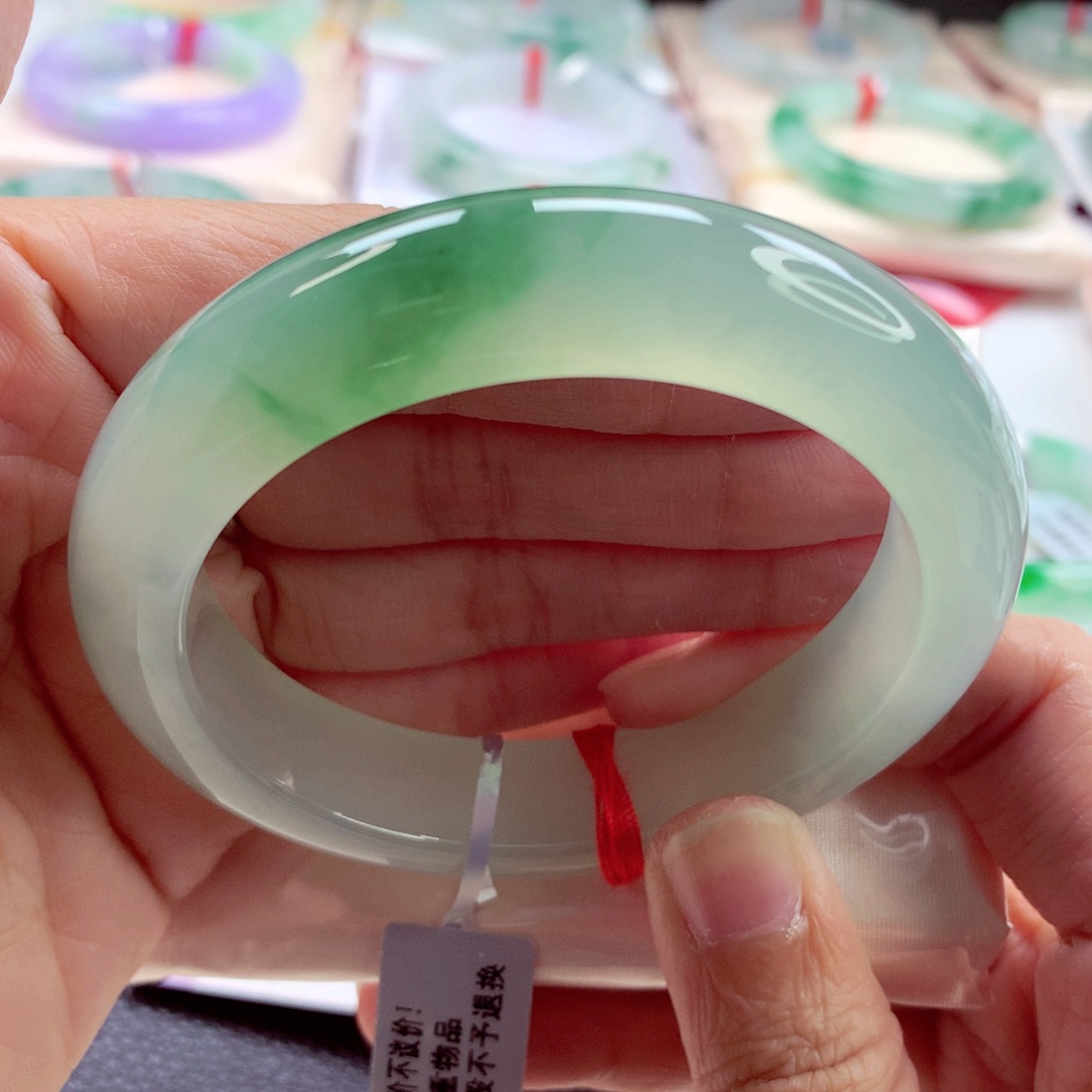 翡翠未镶嵌手镯57.5甜绿冰透起光大万天花板A