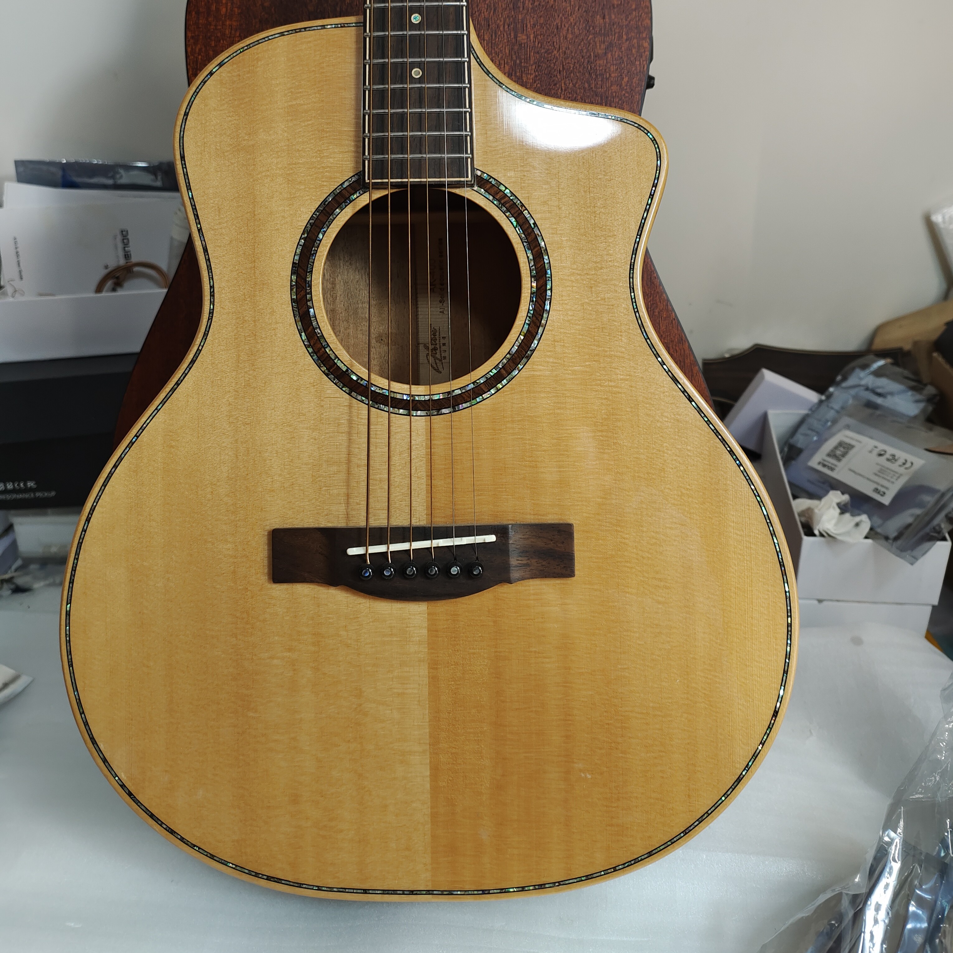 36寸奥斯顿云杉玫瑰木单板吉他奥斯顿全单吉他