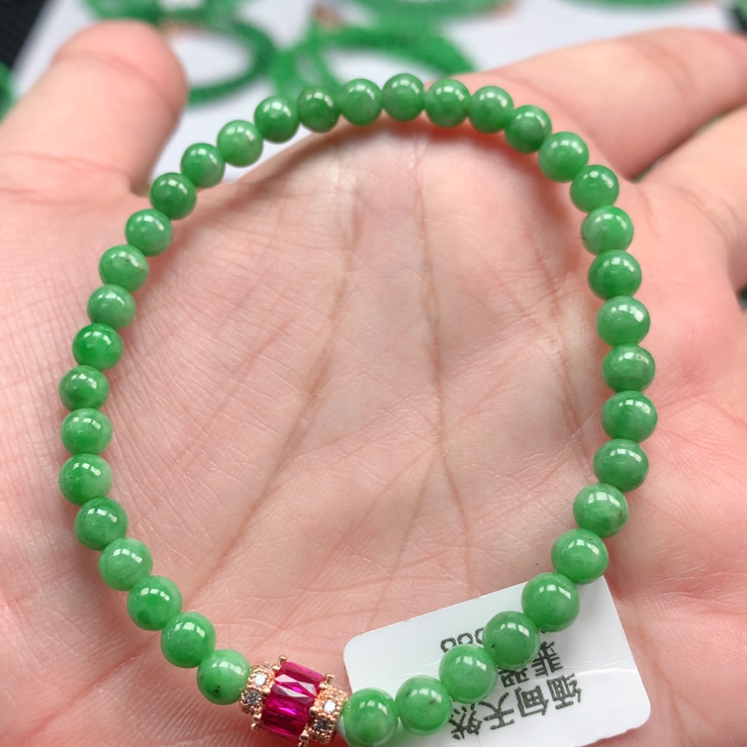翡翠手链未镶嵌翡翠 