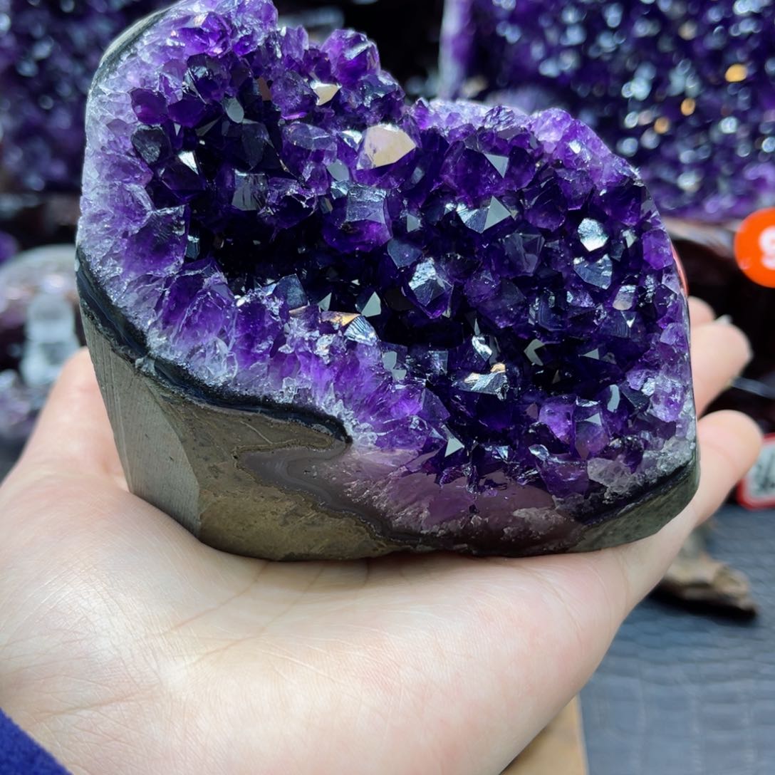 紫晶大型摆件（非配饰）未镶嵌