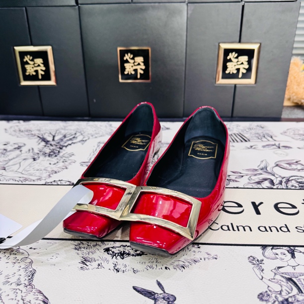 99新 Roger Vivier/罗杰·维威耶 漆皮亮面方扣平底鞋36码ysc0751