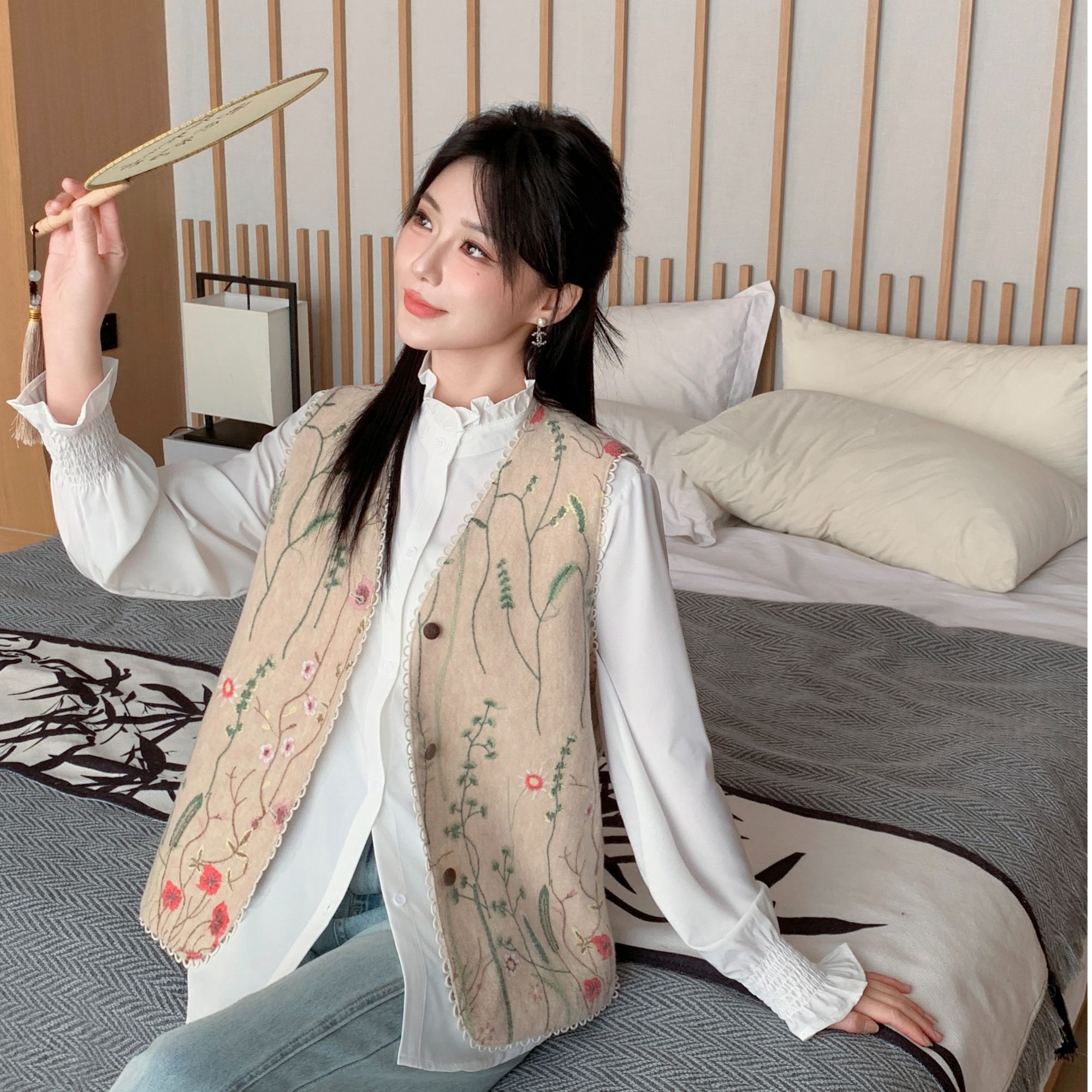 【苗姐优选】新中式国风重刺绣圆领盘扣马甲气质洋气无袖背心3338CB