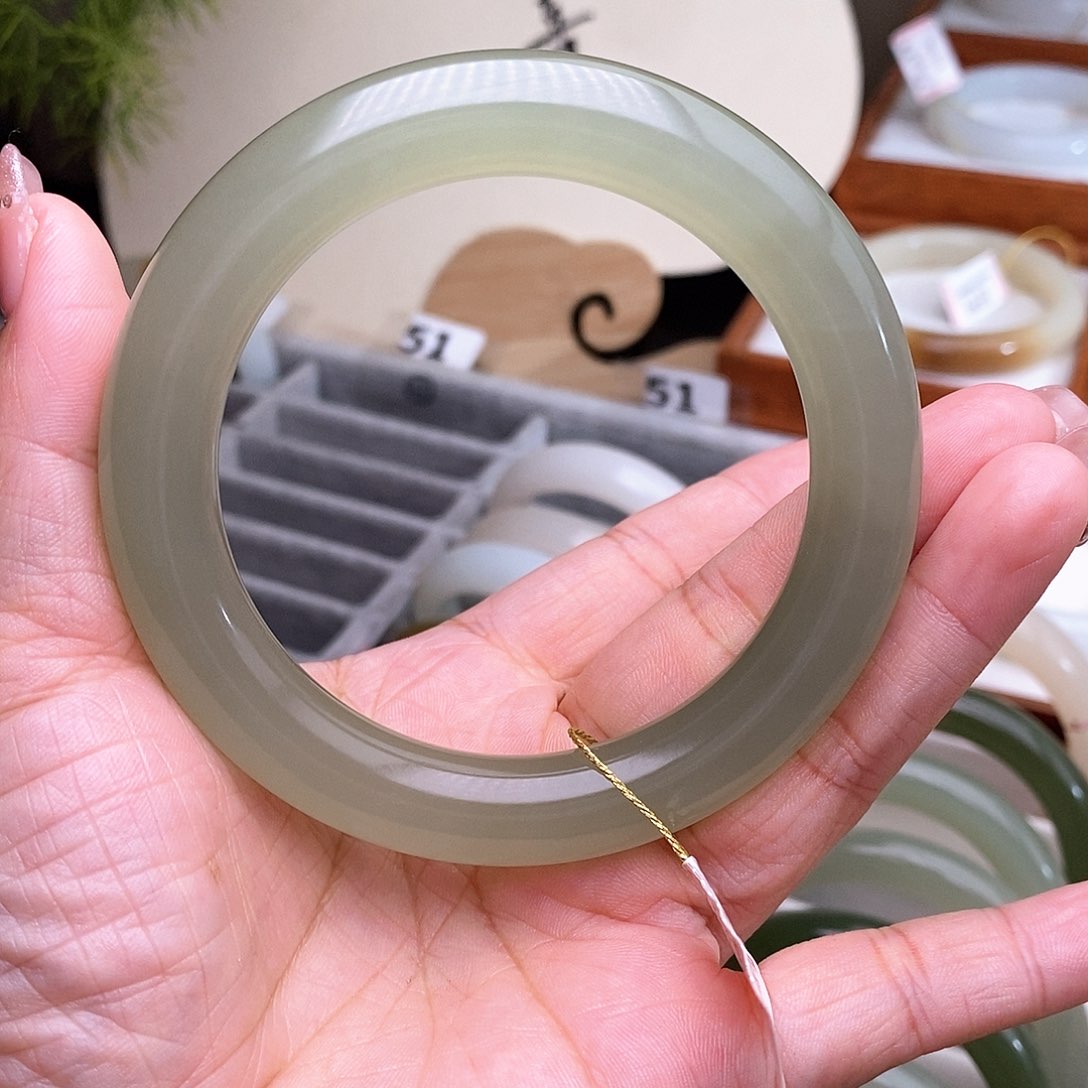 和田玉手镯未镶嵌60