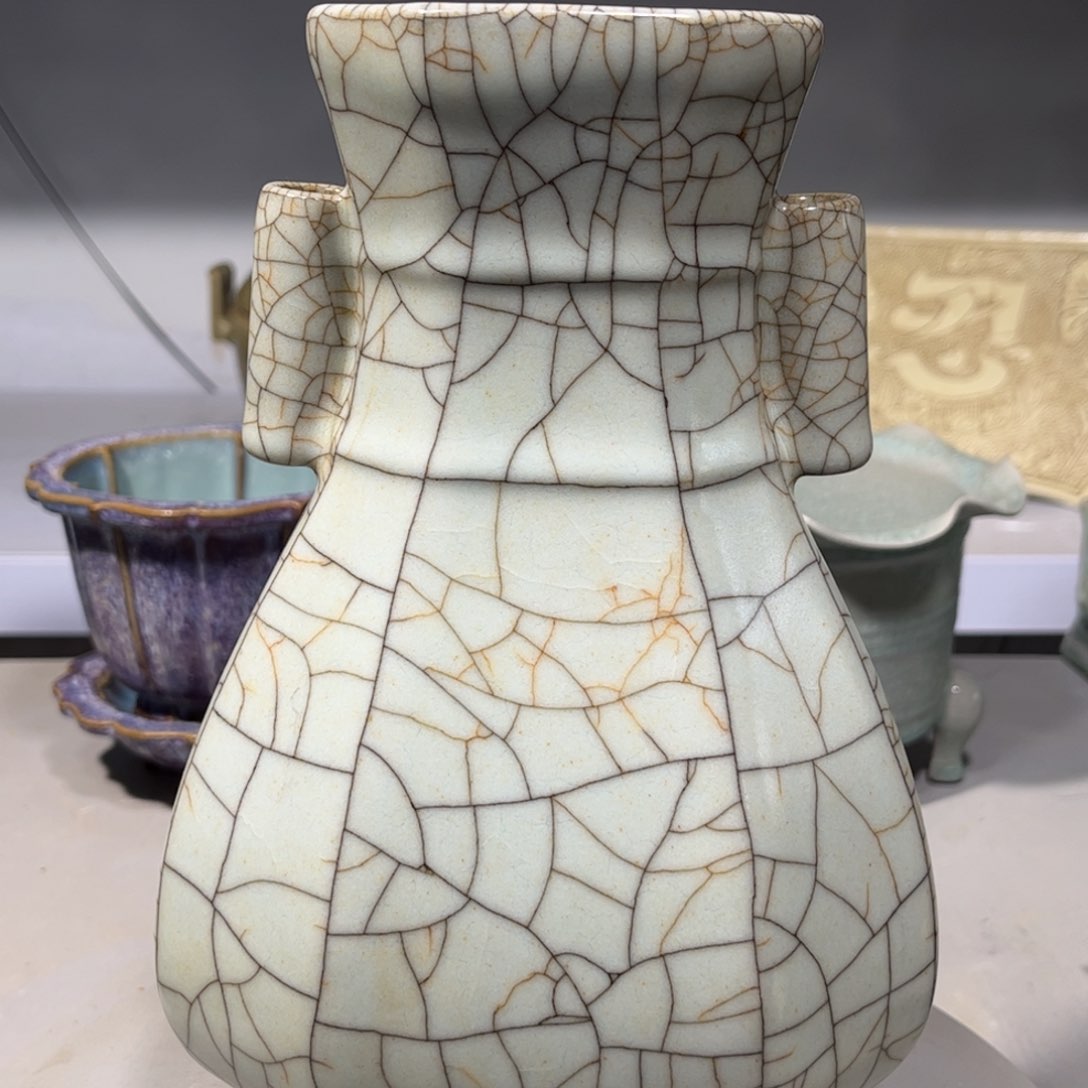 瓶哥窑瓷器品相完美