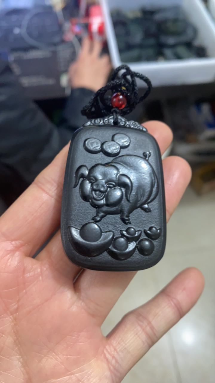 和田玉招财山水猪牌子