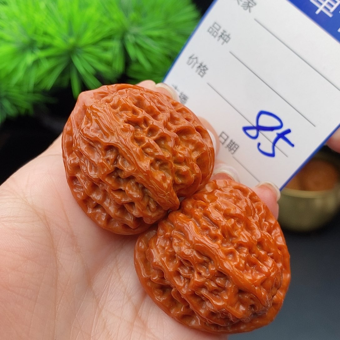 文玩核桃把件37野生金牛85