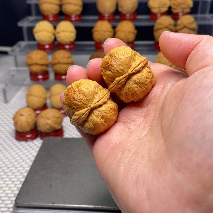 文玩核桃把件4玉面鹦鹉