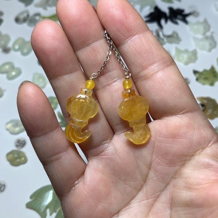 蛇纹石玉耳环未镶嵌
