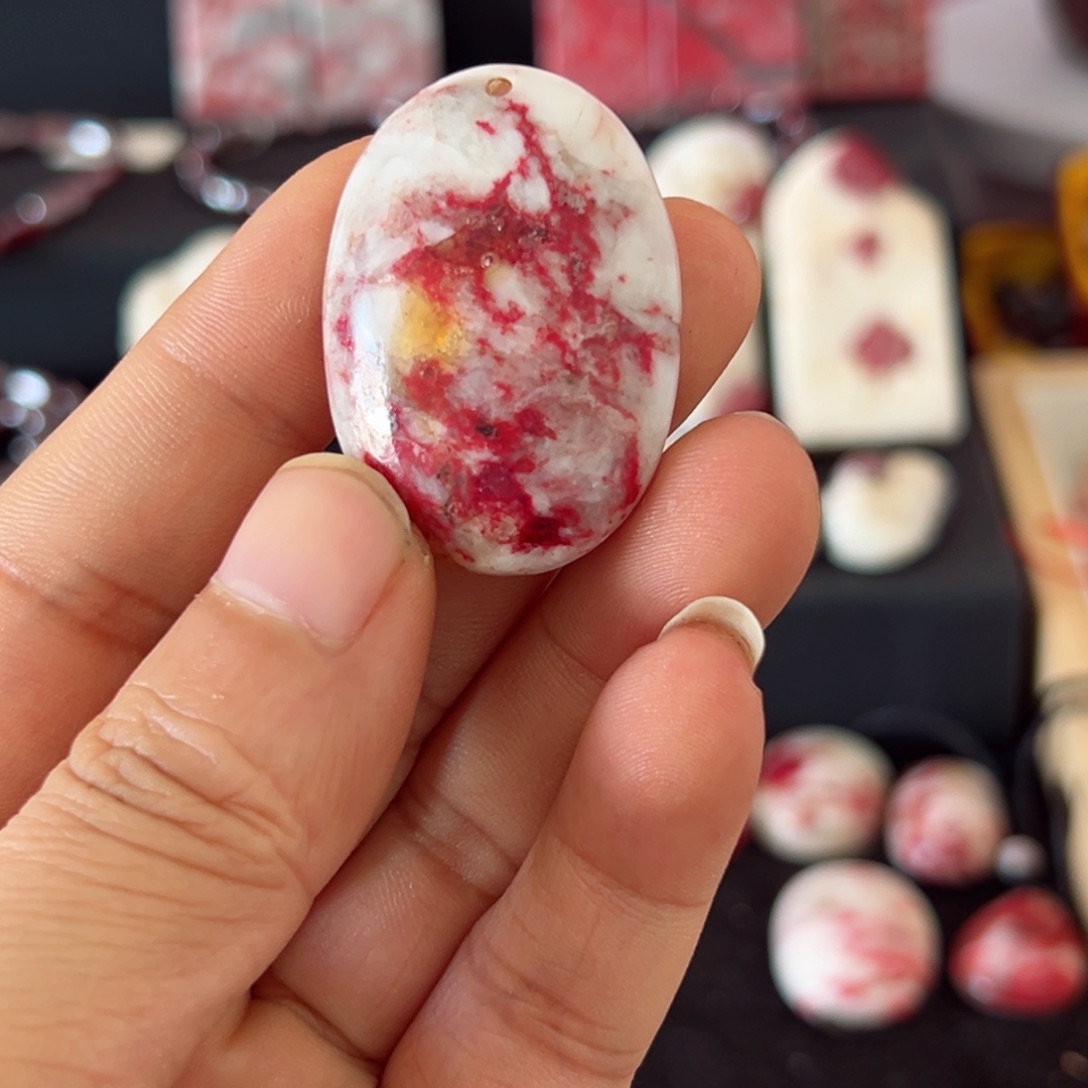 用***1天然辰砂原石吊坠