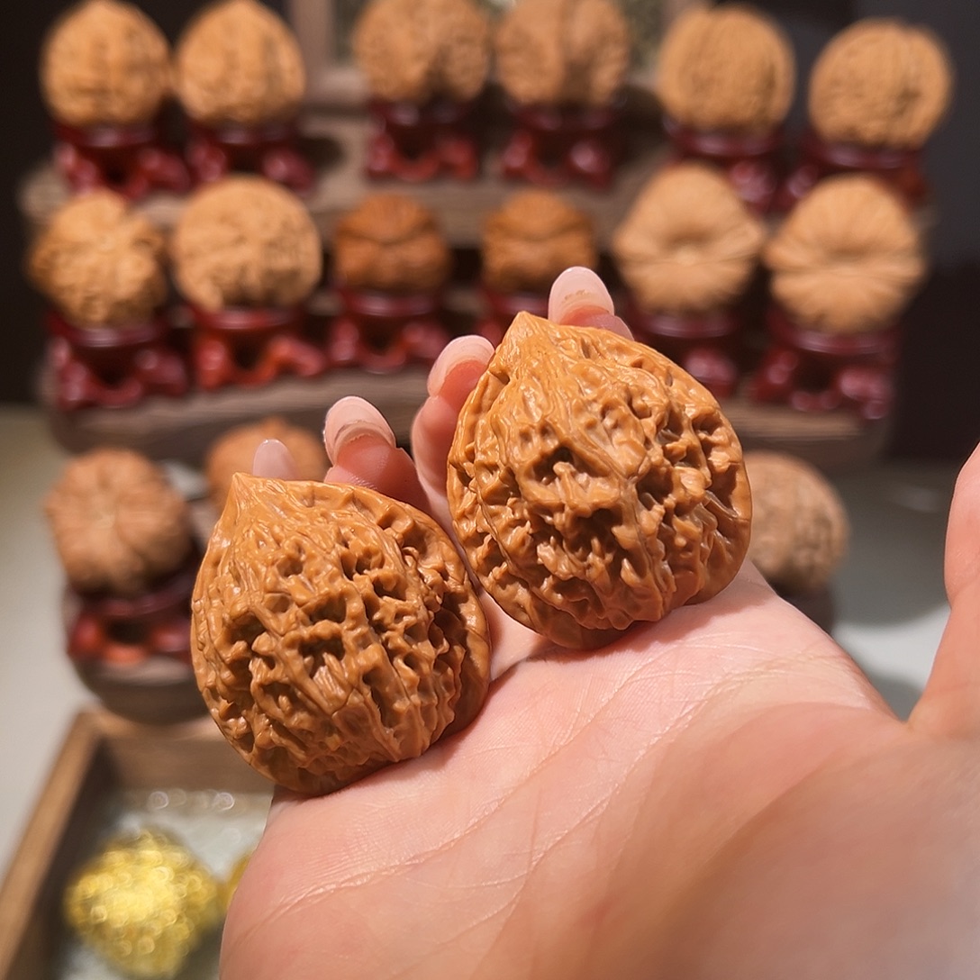 把件文玩核桃秦岭鸡心