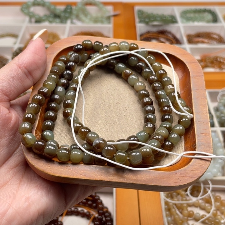 和田玉未镶嵌珠串6*7mm