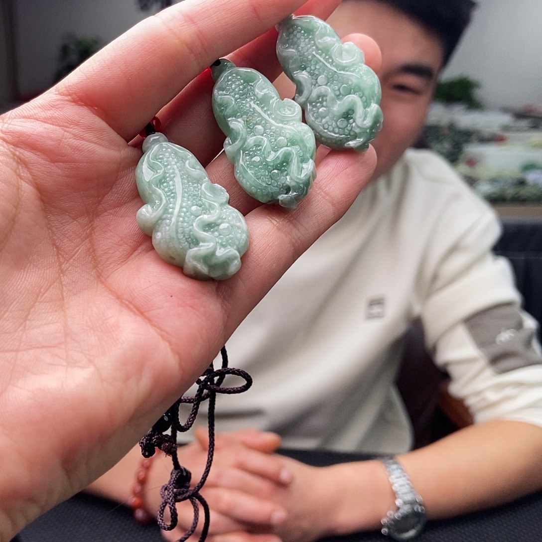 翡翠未镶嵌颈饰颜色多样性发拍一发一