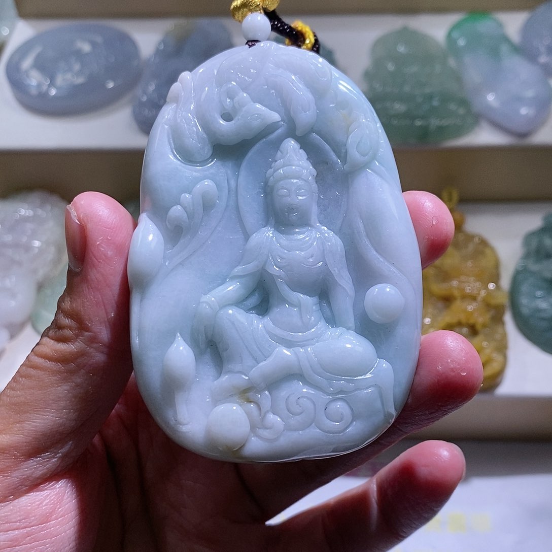 【闪购商品】翡翠颈饰未镶嵌观音