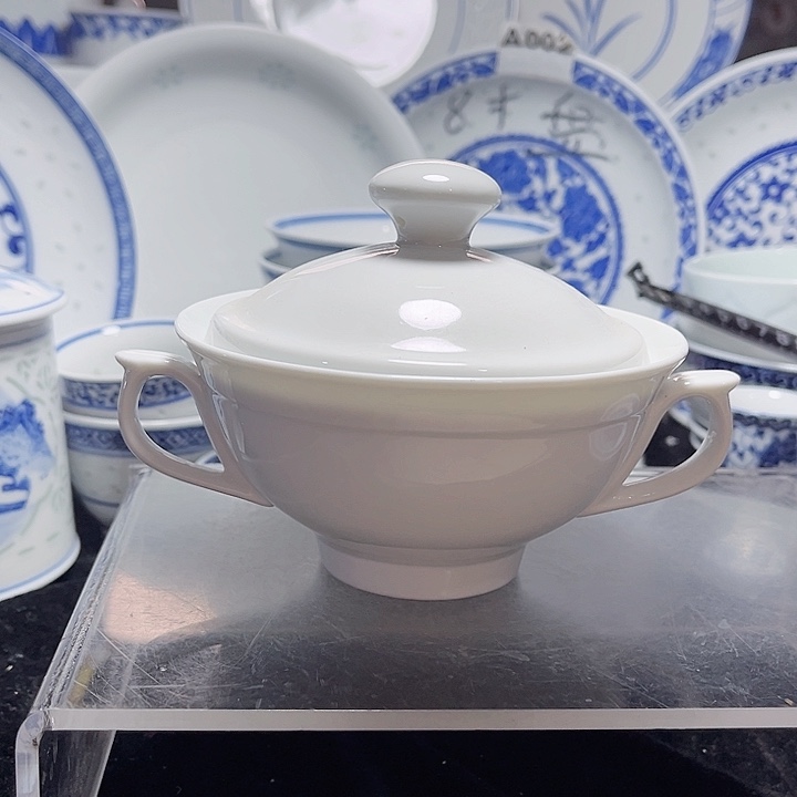 碗纯白双耳小炖盅