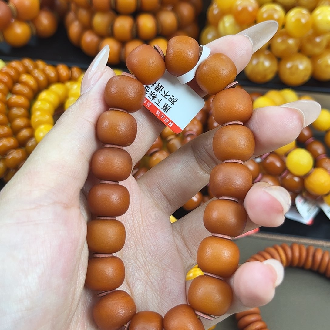 未镶嵌琥珀颈饰蜜蜡