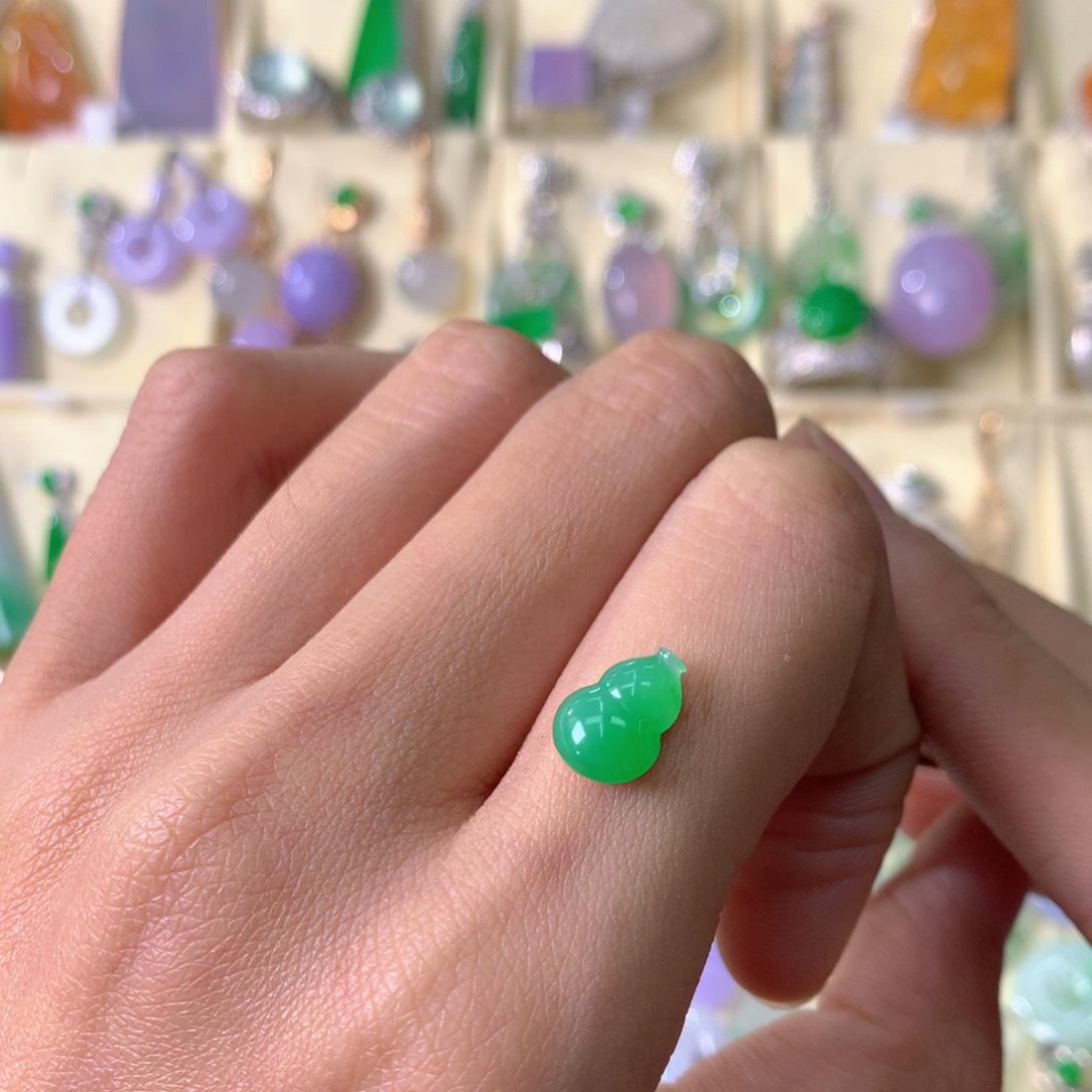 翡翠颈饰未镶嵌裸石