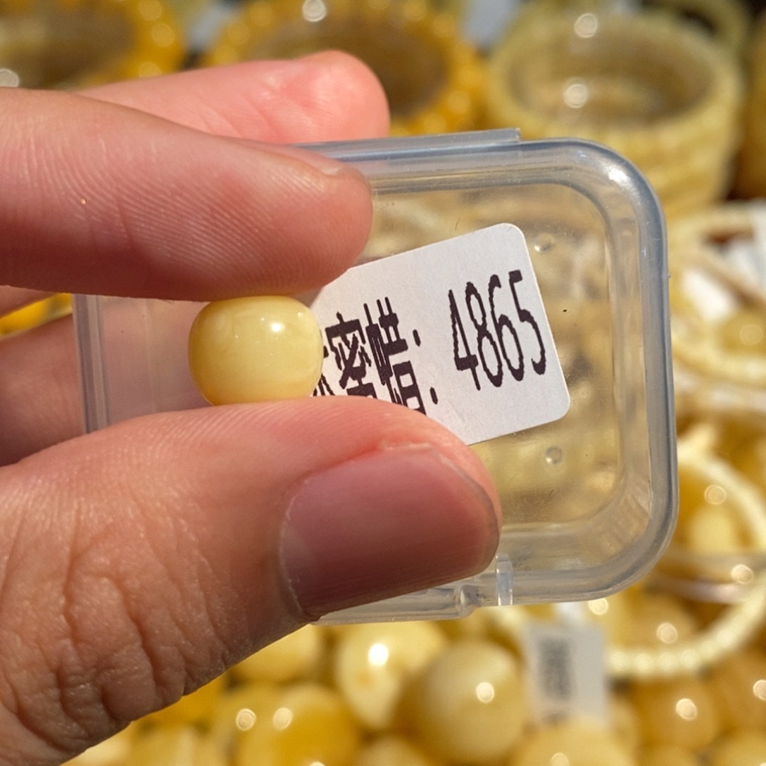 未镶嵌琥珀珠宝奇石4865